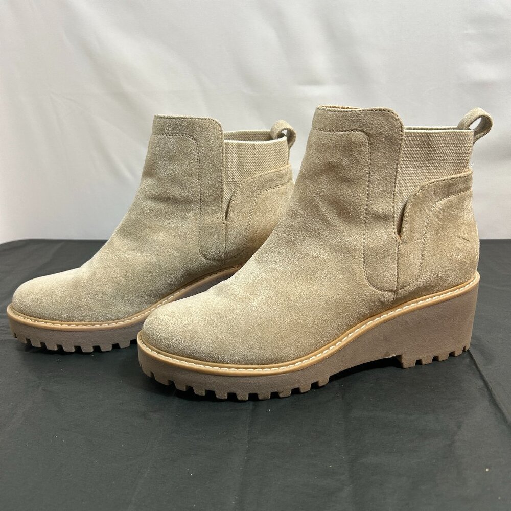 DV Dolce Vita Rango ankle‎ boots in a tan suede finish 8.5